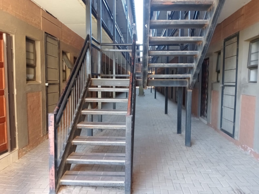 1 Bedroom Property for Sale in Vredenhof Sh Free State